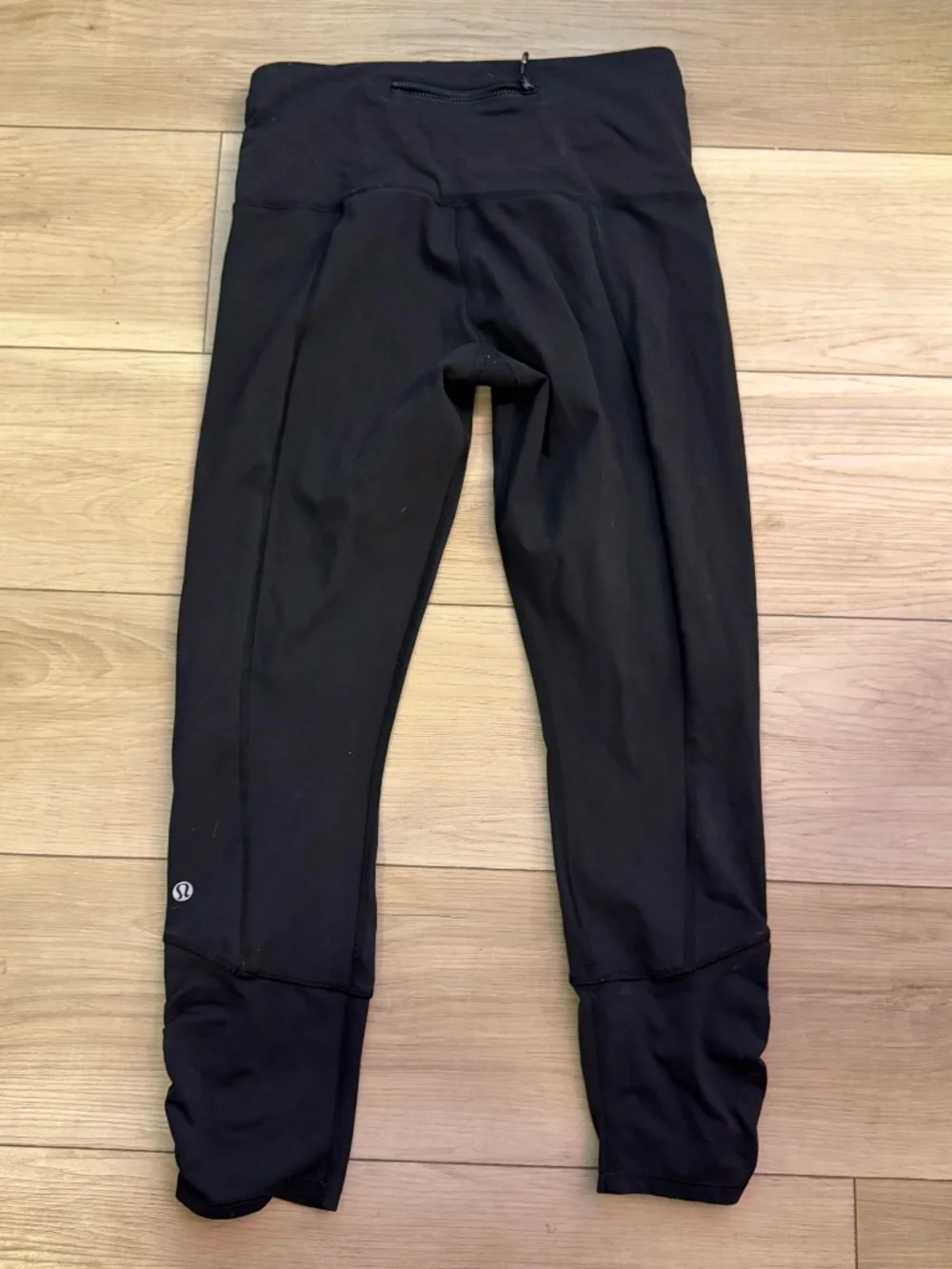 Lululemon Black Cropped Zip Leggings Ruched Waist Size 6